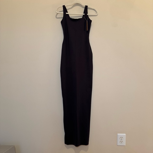 SKIMS Body Tank Long Slip Dress in Onyx | Medium - Picture 3 of 9